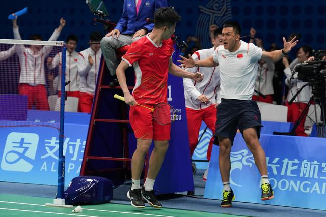 德国队完胜丹麦队，李梓嘉带队取胜