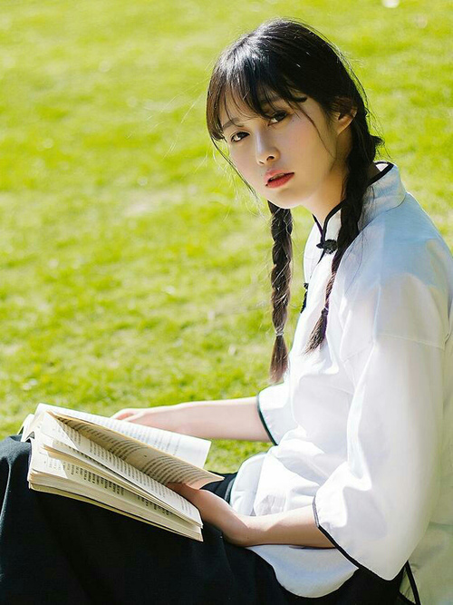 开云体育app-北欧神话对阵波斯铁骑，皮克铸就的防守艺术，一场定义教科书的午夜之战