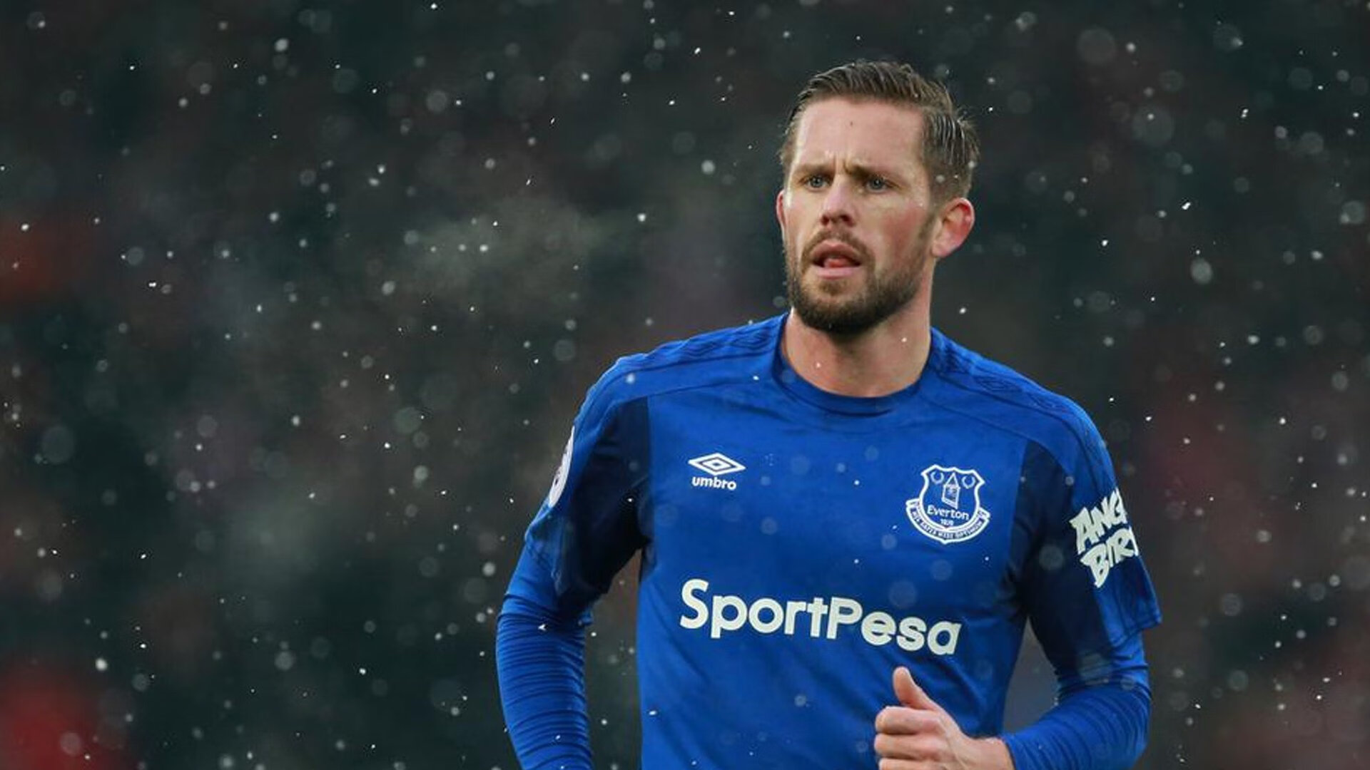 重压之下的那记致命弧线，楚阿梅尼的无声爆发