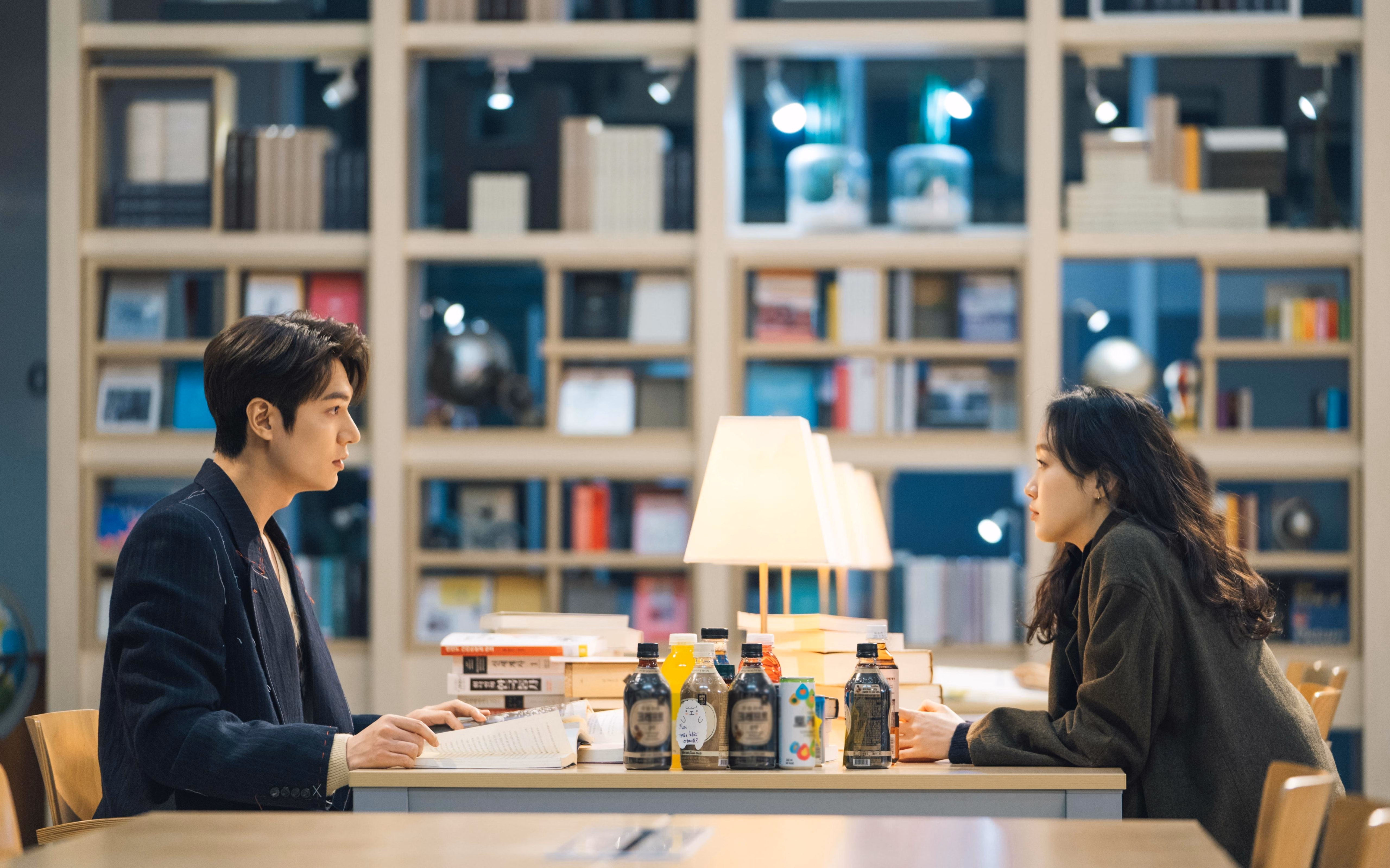 开云体育app-铁卫化身奇迹之光，阿坎吉头槌定江山，厄瓜多尔死里逃生