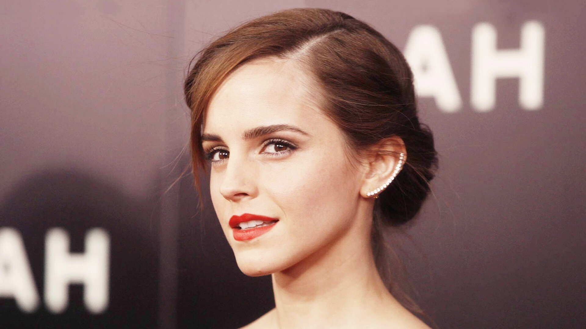 当诺坎普的声浪遇见休斯顿的腾空，一场跨越运动的国家德比心灵共振